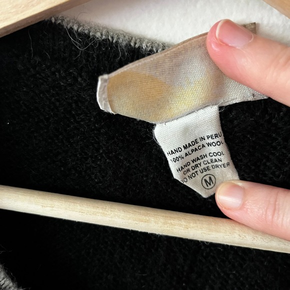 Artesanias Pachamama Alpaca Handmade in Peru Cardigan Black Gray size medium - Picture 13 of 13